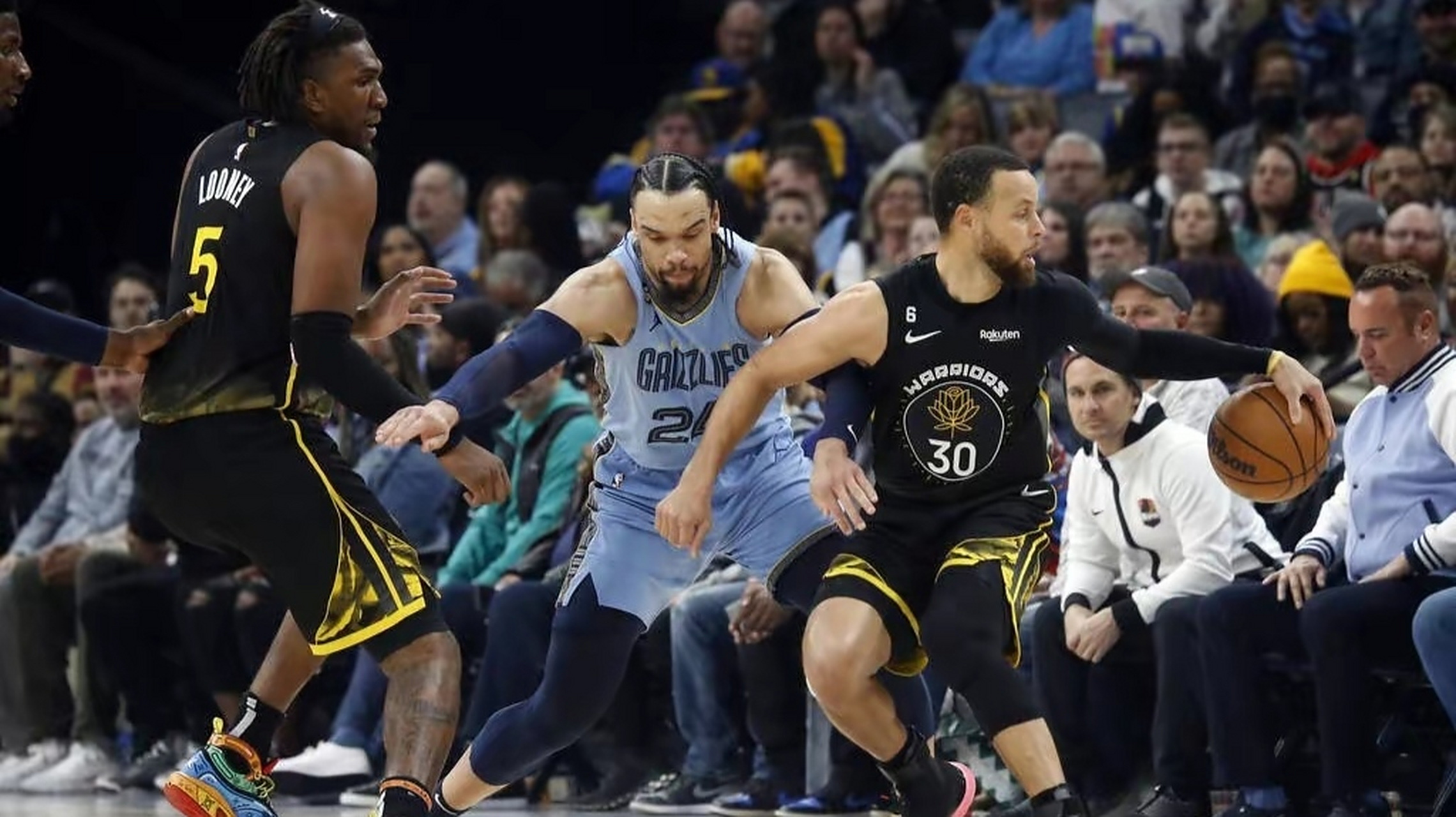 爱游戏-关于勇士惨负开拓2失利，库里状态低迷的信息