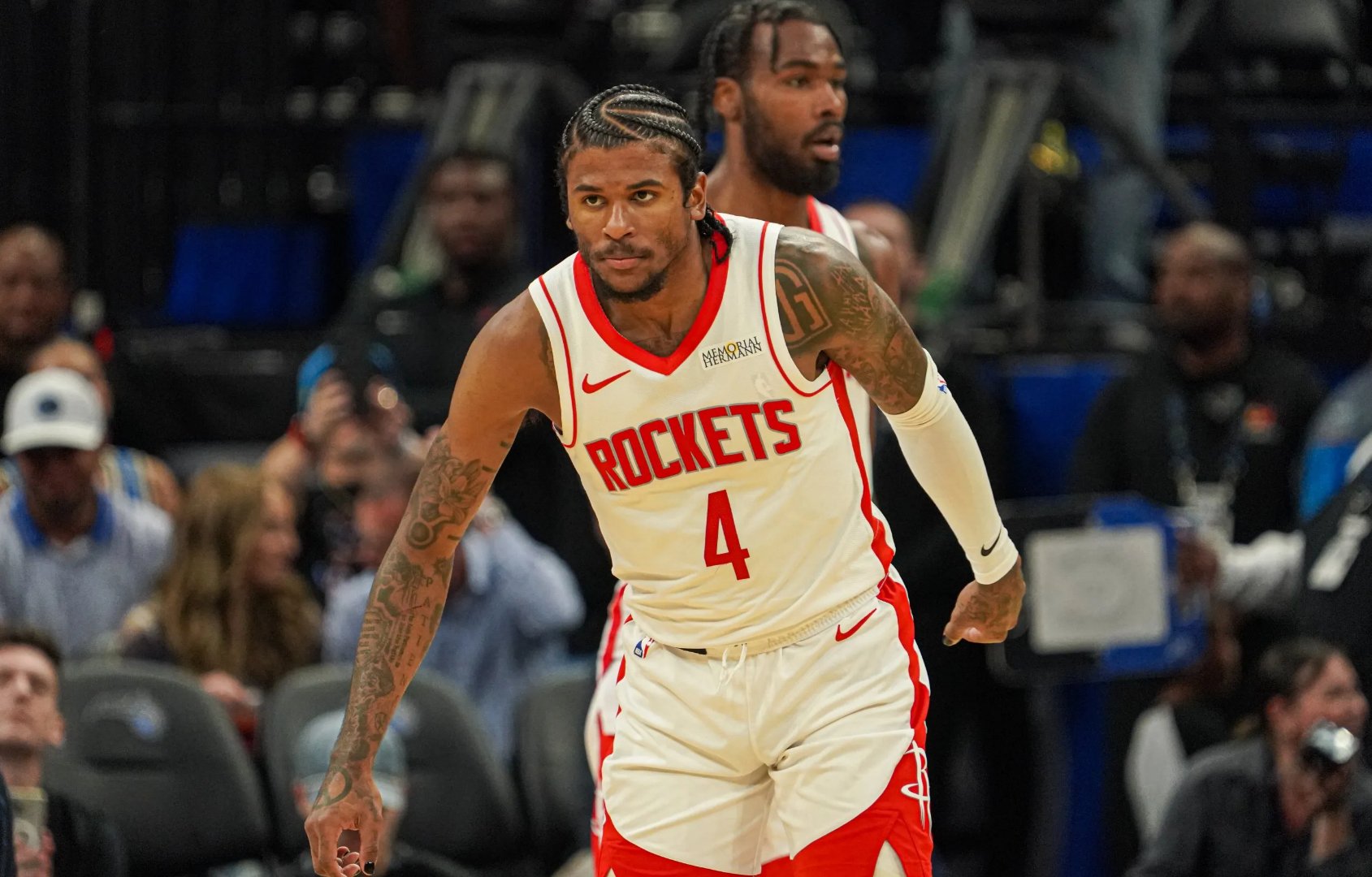 火箭战胜爵士，沃尔表现抢眼的简单介绍