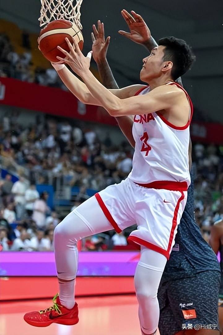 爱游戏登录入口-篮球比赛中球员们的投篮技术进步明显的简单介绍