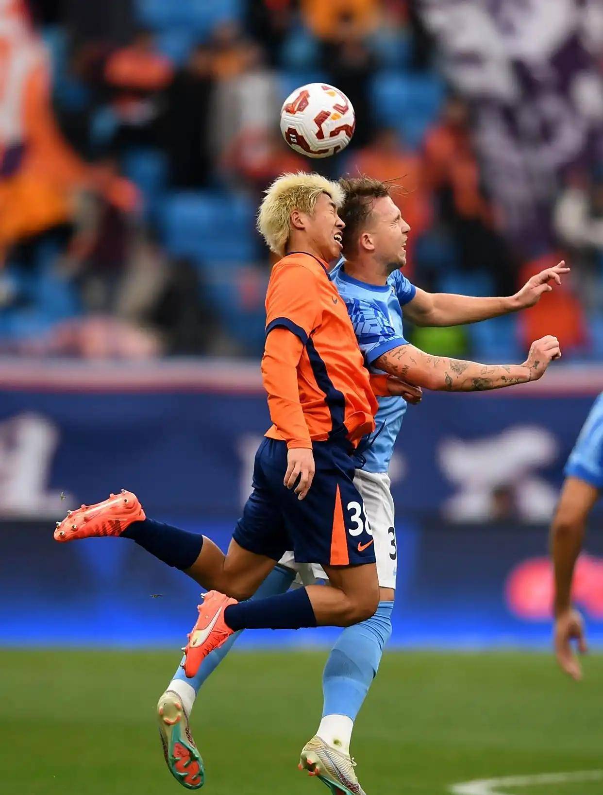 关于青岛黄海客场获胜，保级形势得到改善的信息