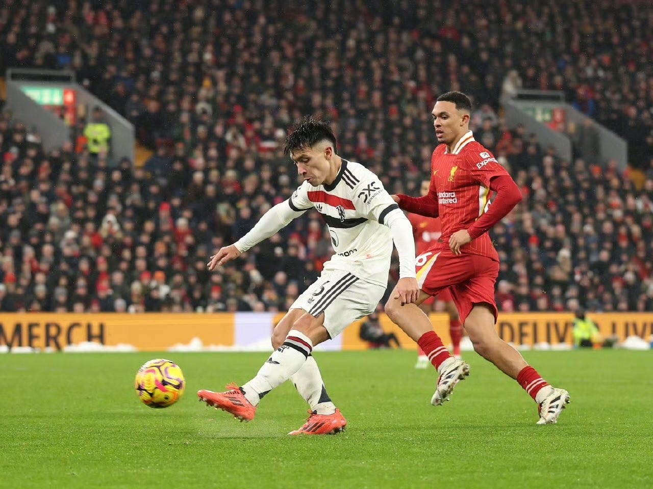 关于曼联客场战平,保持对榜首的追逐的信息 关于曼联客场战平,保持对榜首的追逐的信息