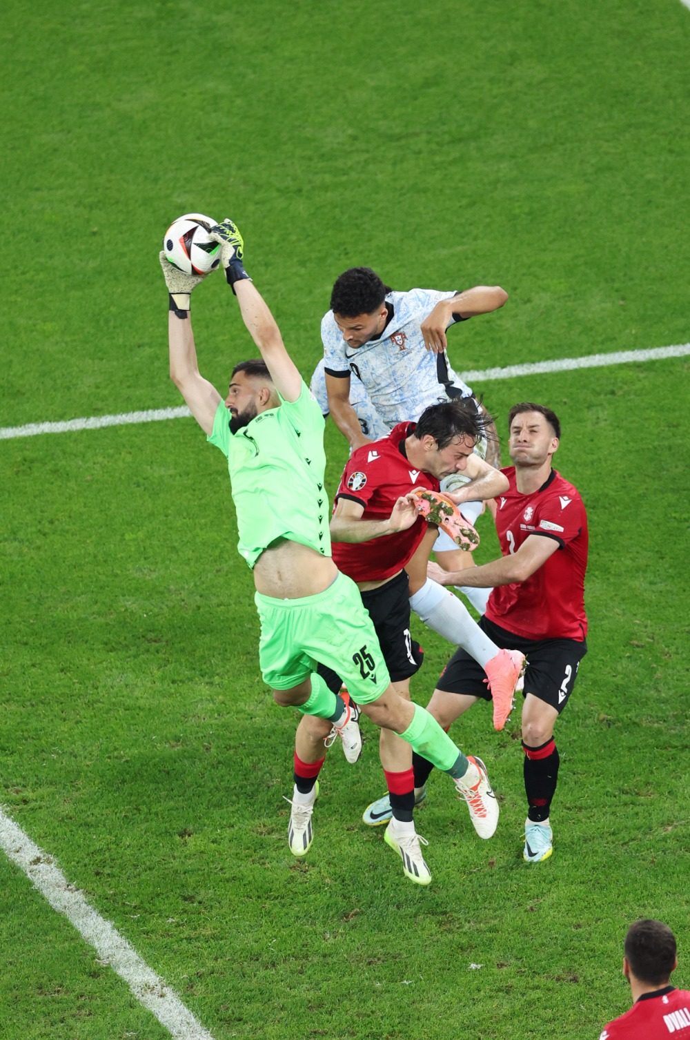 爱游戏在线登录-格鲁吉亚全面晋级欧洲杯战绩稳健的简单介绍