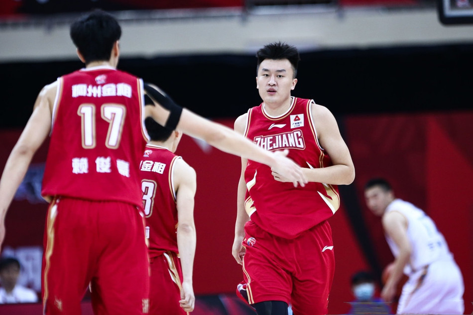 关于沙尔克势如破竹，成为强队热门的信息