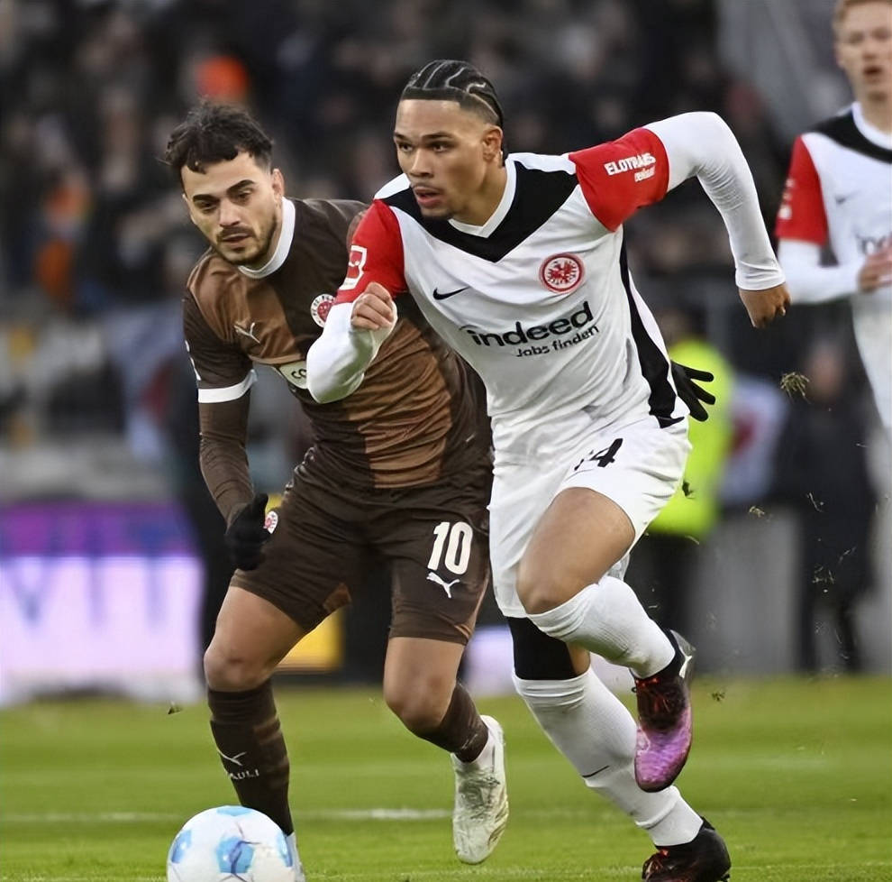 德甲联赛球员在场上的表现和技术进步