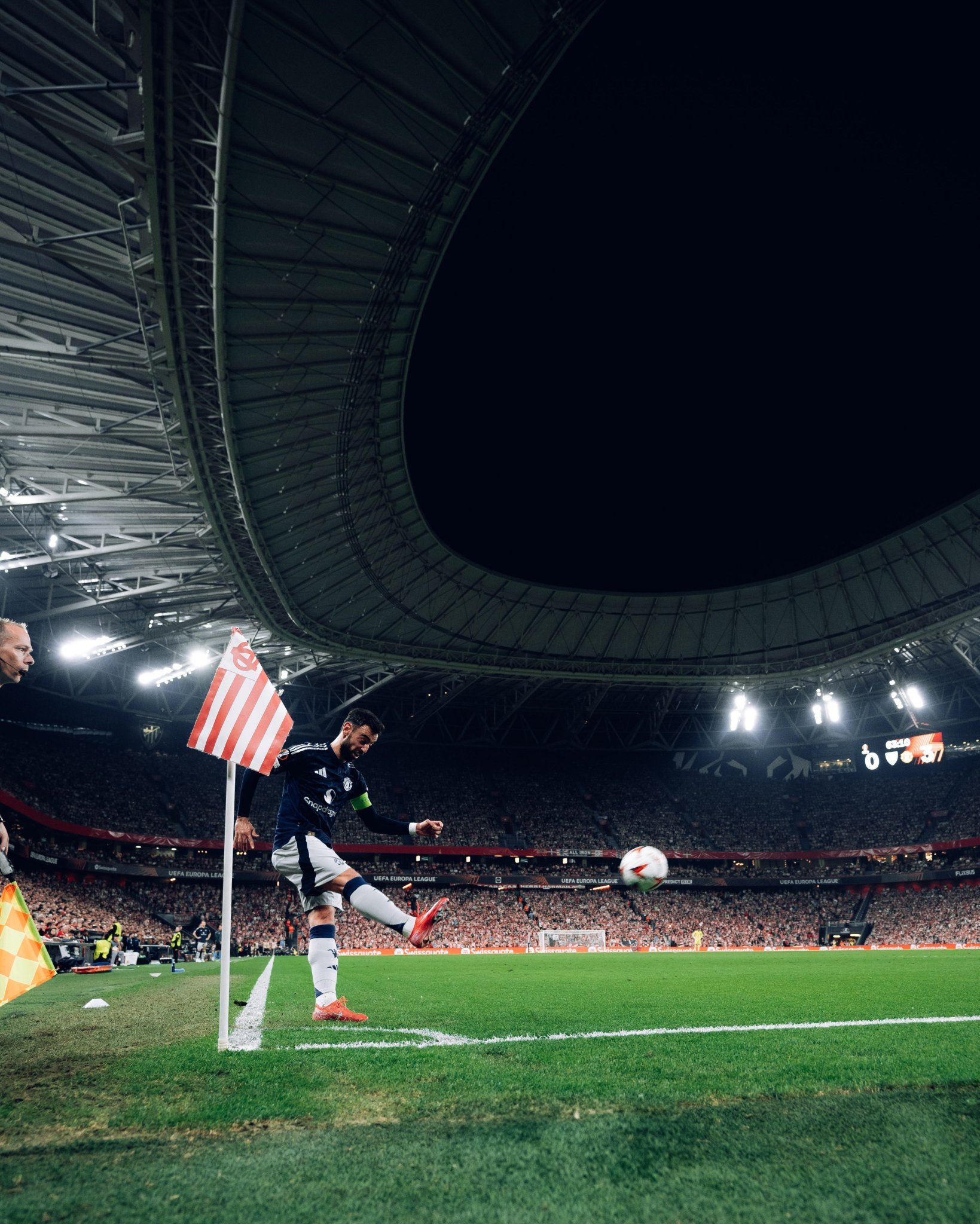 包含曼城中场组织控制力亮眼赞誉连连的词条