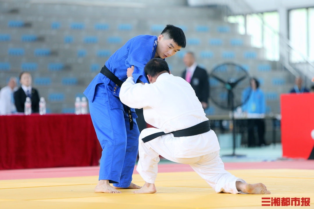 十三名参赛者在柔道比赛中实现突破 十三名参赛者在柔道比赛中实现突破