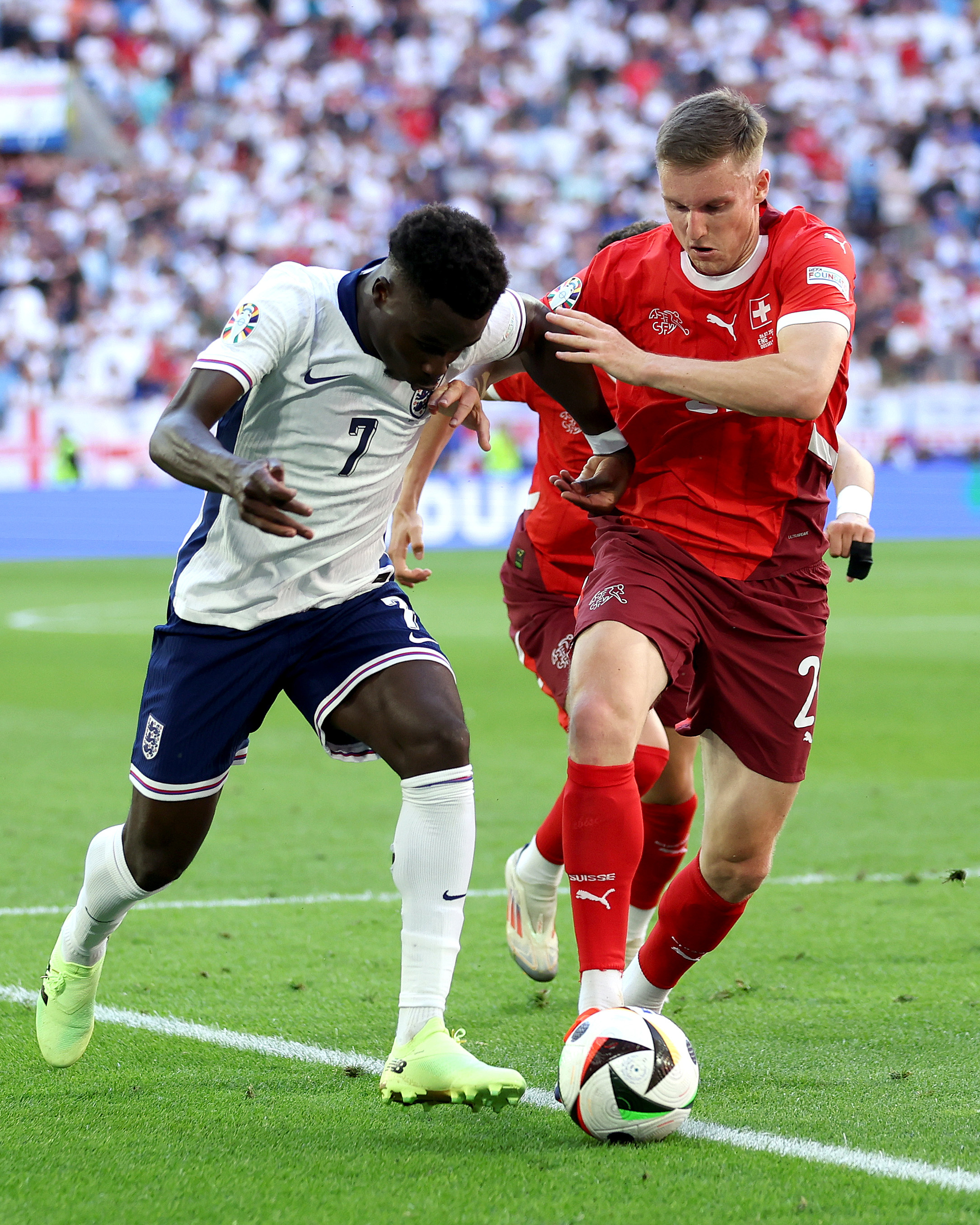 丹麦队击败瑞典队，斩获关键胜利