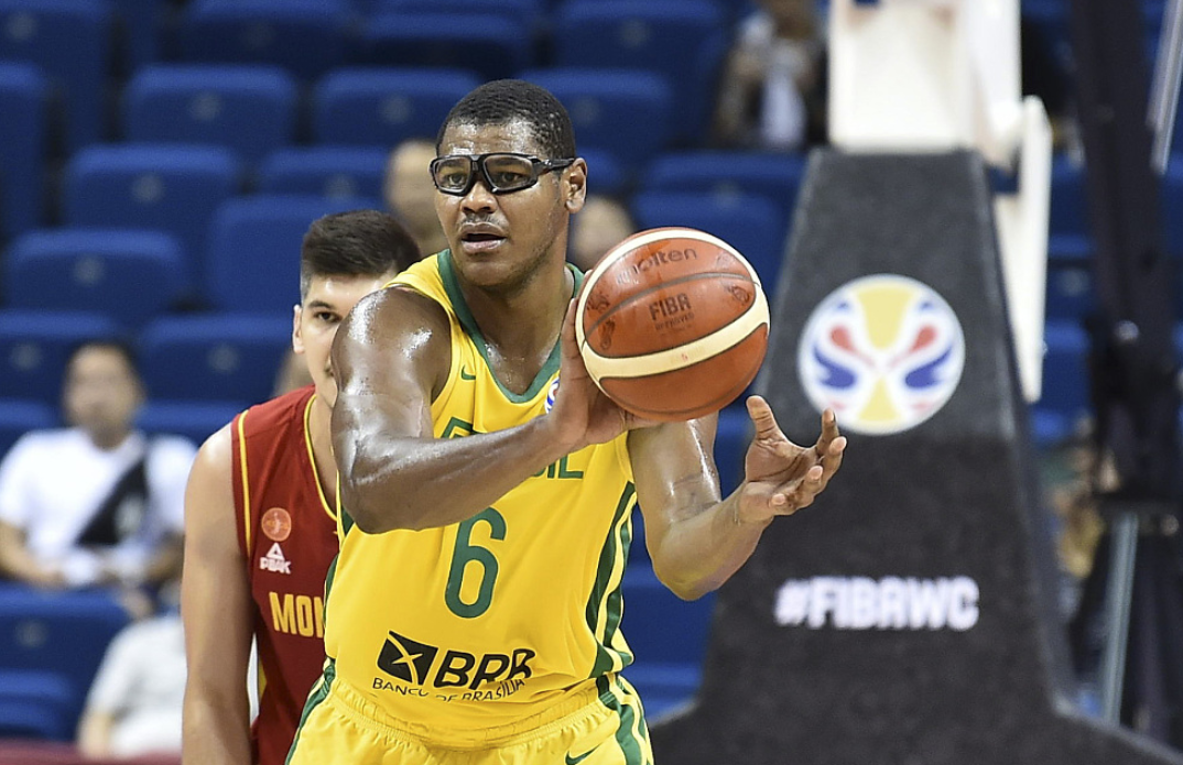 南美男篮在比赛中表现出色,击败对手达成胜利 南美男篮在比赛中表现出色,击败对手达成胜利