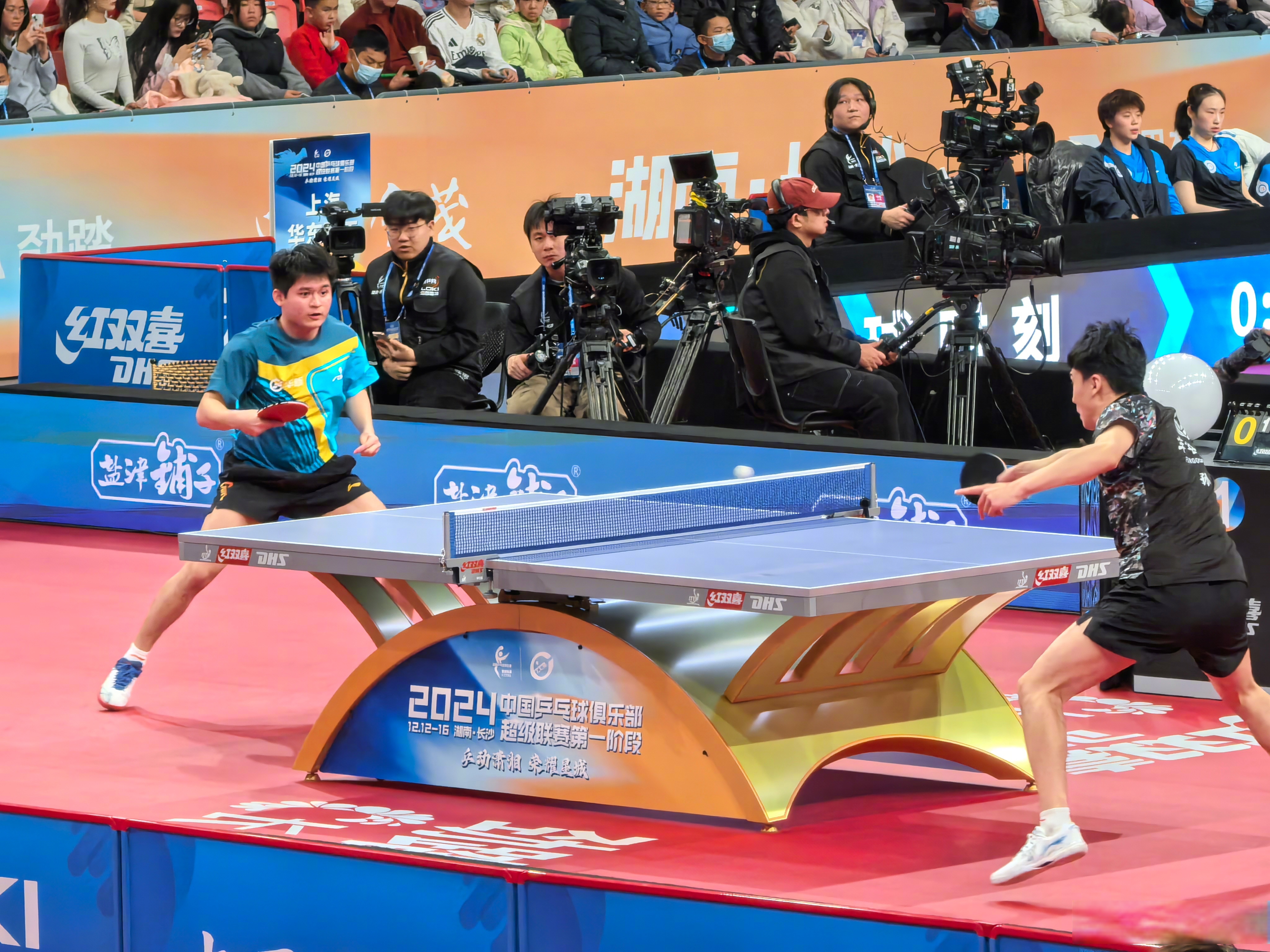 包含核心球员展现统治力,带队晋级!的词条 包含核心球员展现统治力,带队晋级!的词条